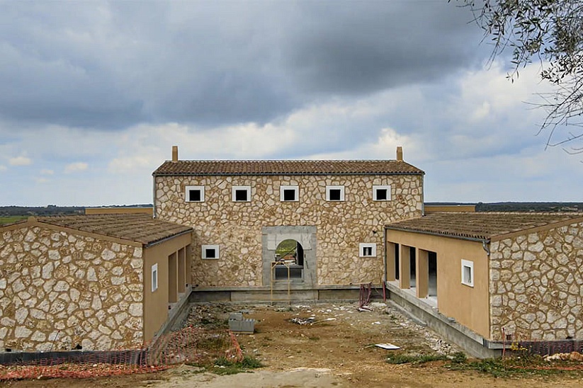 Fantastic traditional finca under construction in Santanyi
