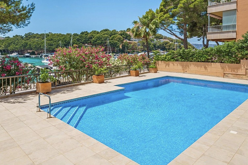 3 bedroom apartment on the seafront in Santa Ponsa
