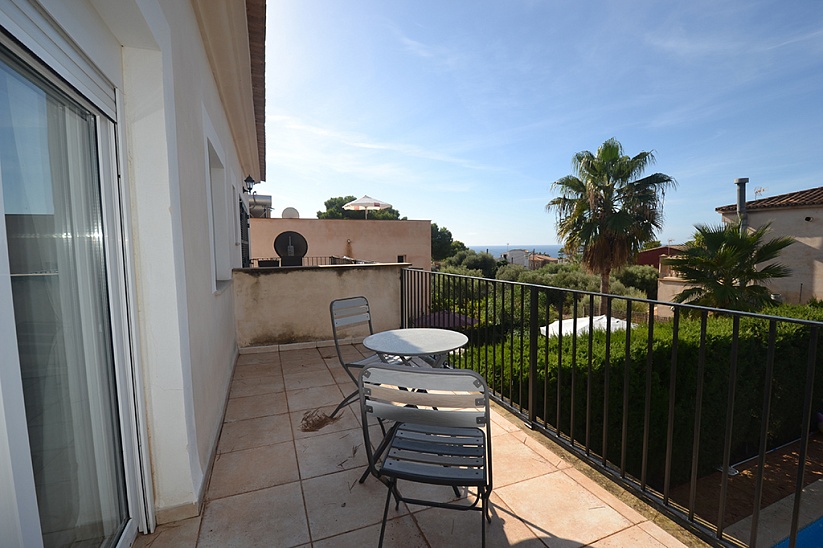 Family house with pool in Cala PI