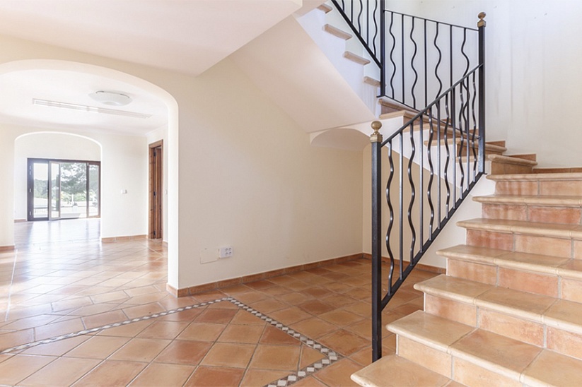 5 bedroom classical style villa for sale in Nova Santa Ponsa