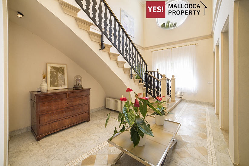 Magnificent Villa in 1st line of the sea in Palmanova