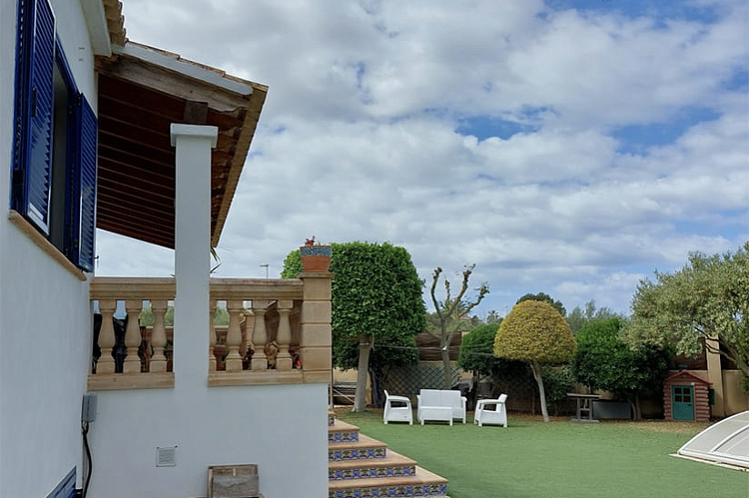 Lovely family villa with pool and garden in Sa Torre
